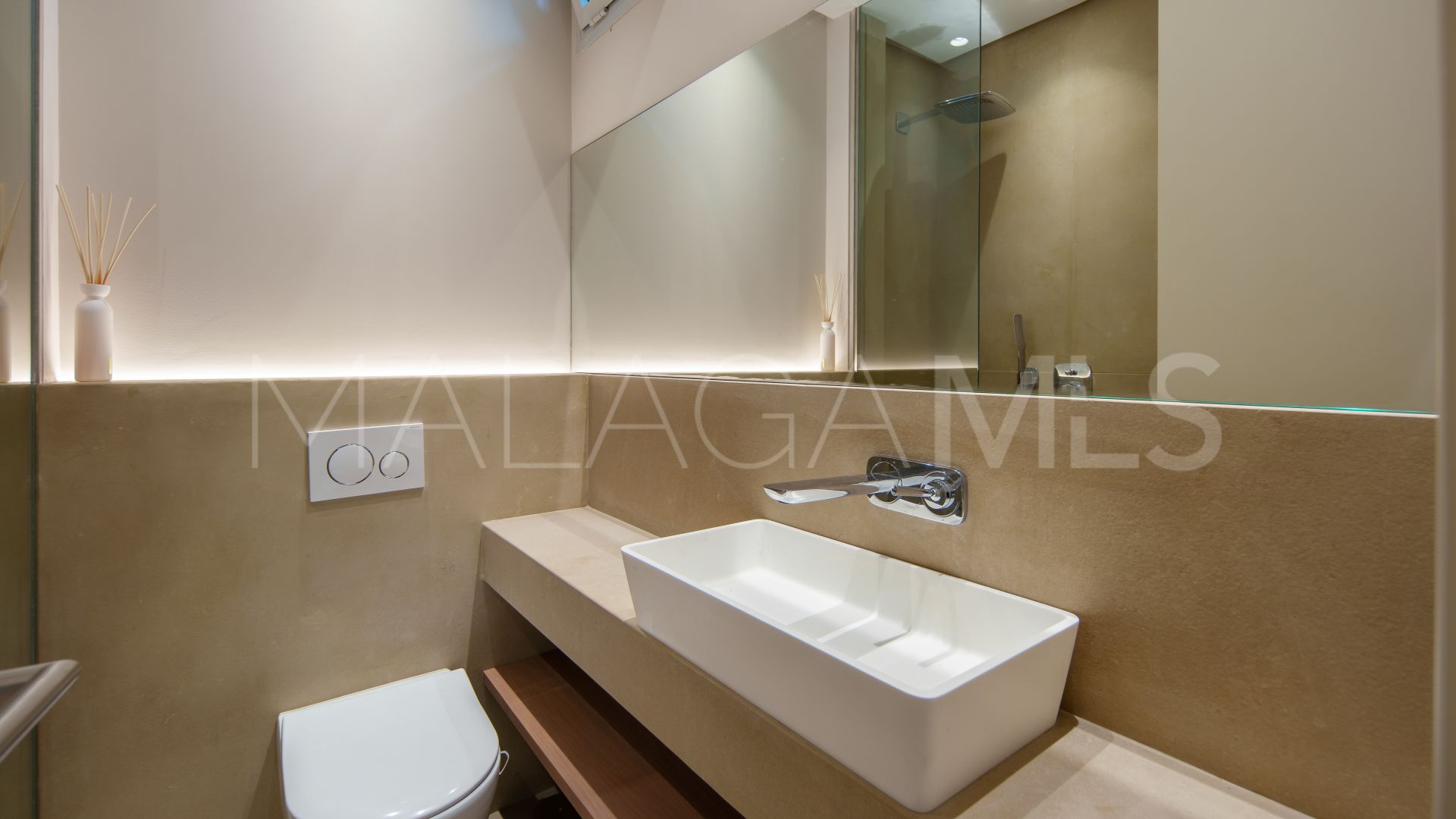 Villa with 4 bedrooms for sale in Nueva Andalucia
