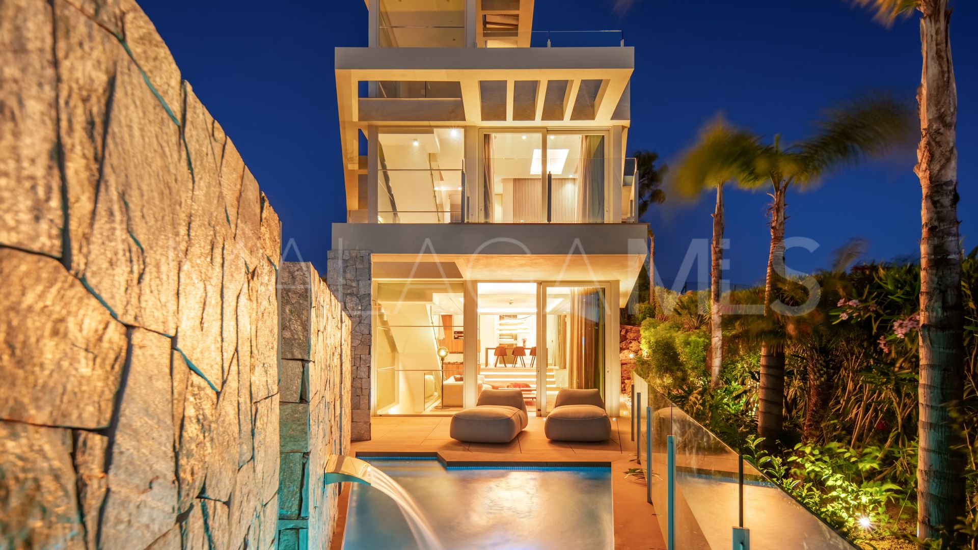 Villa with 4 bedrooms for sale in Nueva Andalucia