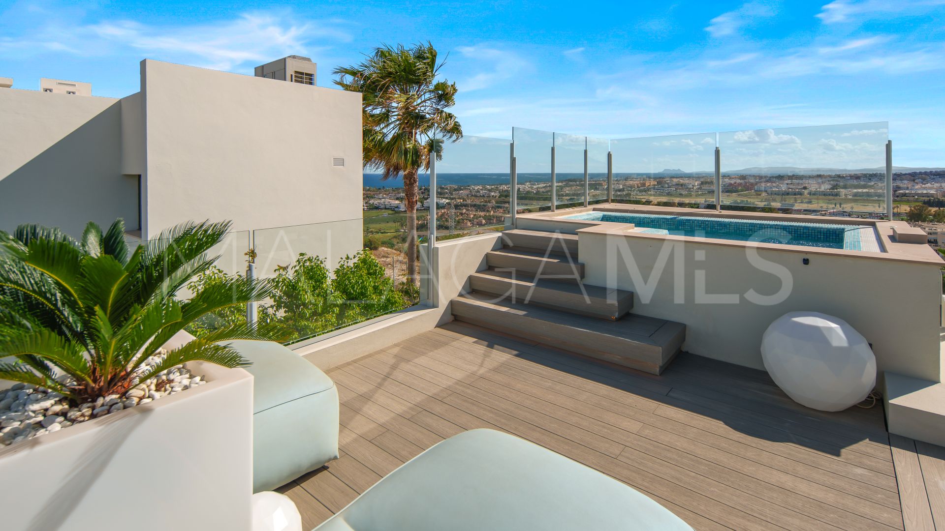 Villa with 4 bedrooms for sale in Nueva Andalucia