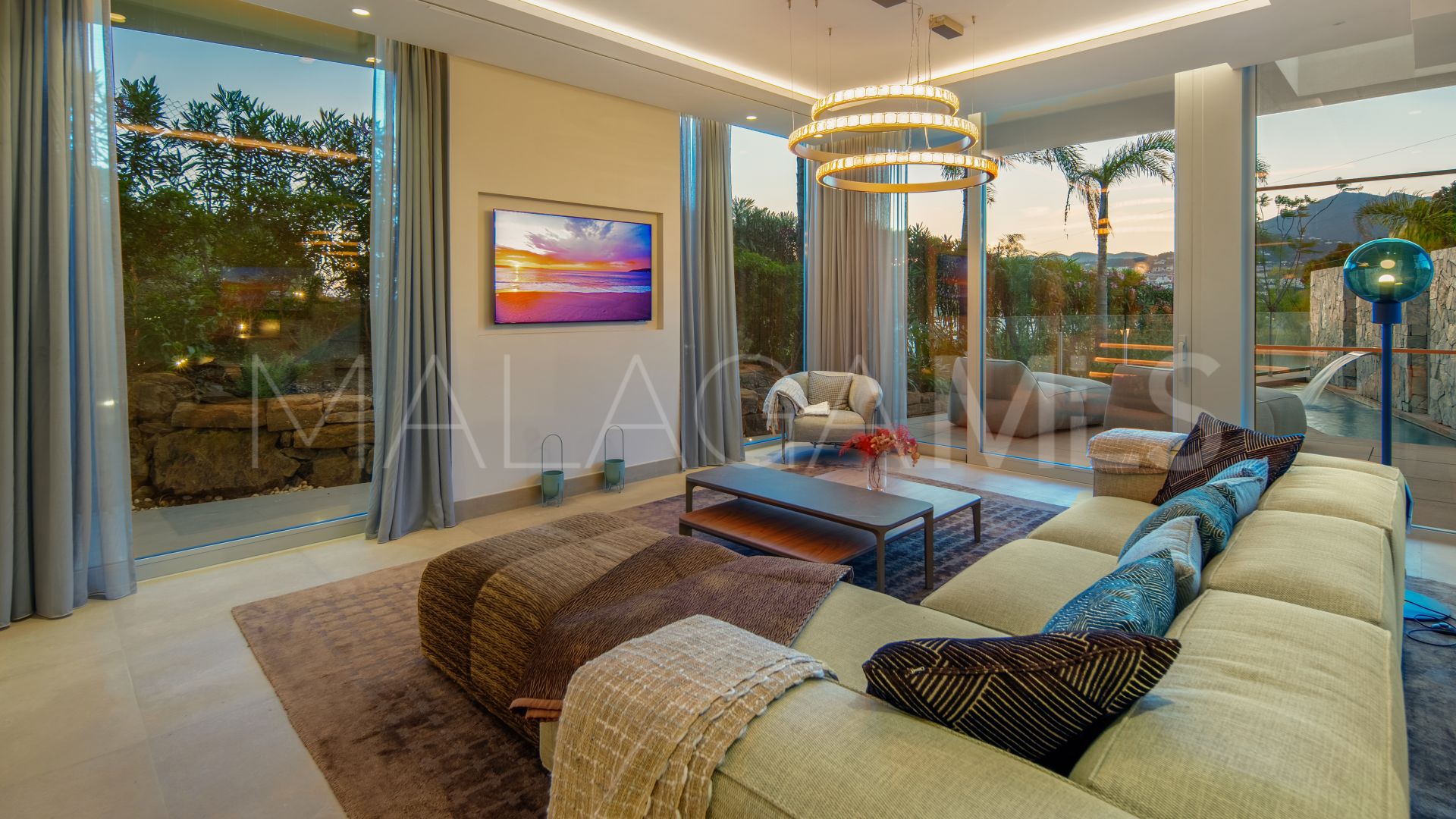 Villa with 4 bedrooms for sale in Nueva Andalucia