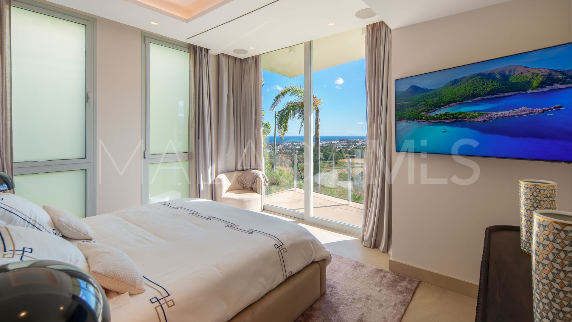 Villa with 4 bedrooms for sale in Nueva Andalucia