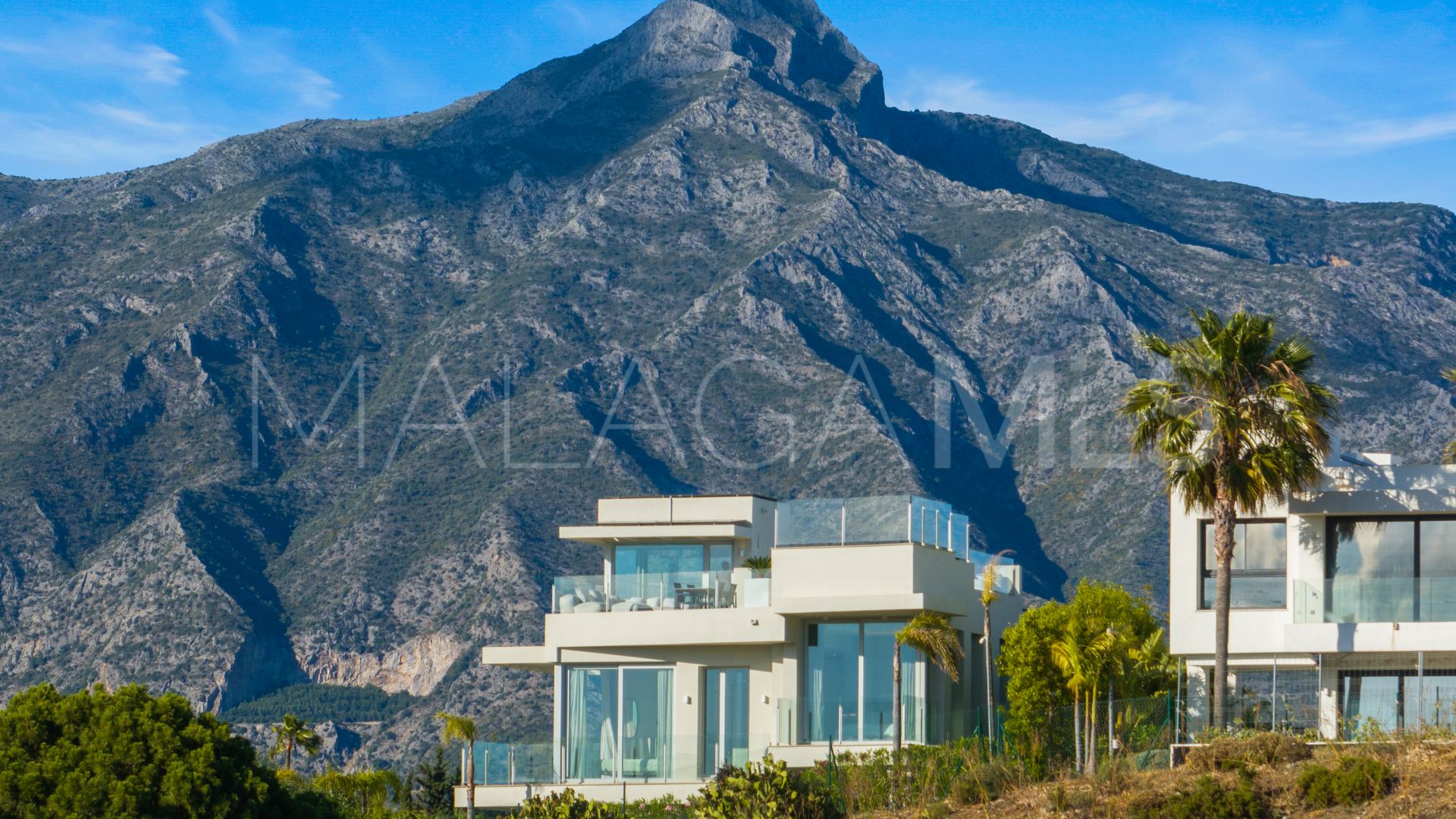 Villa with 4 bedrooms for sale in Nueva Andalucia