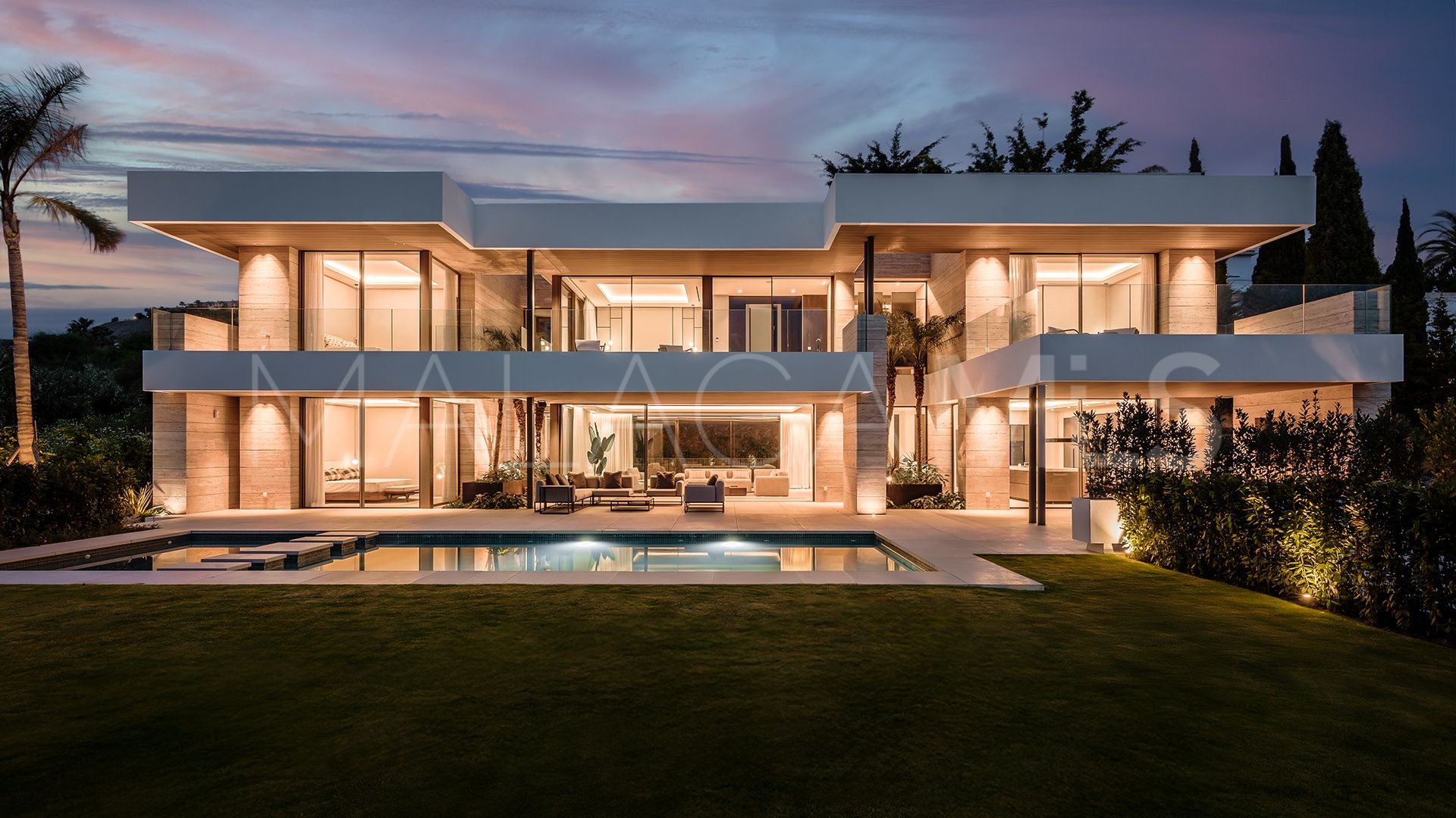 Villa for sale in Altos del Paraiso