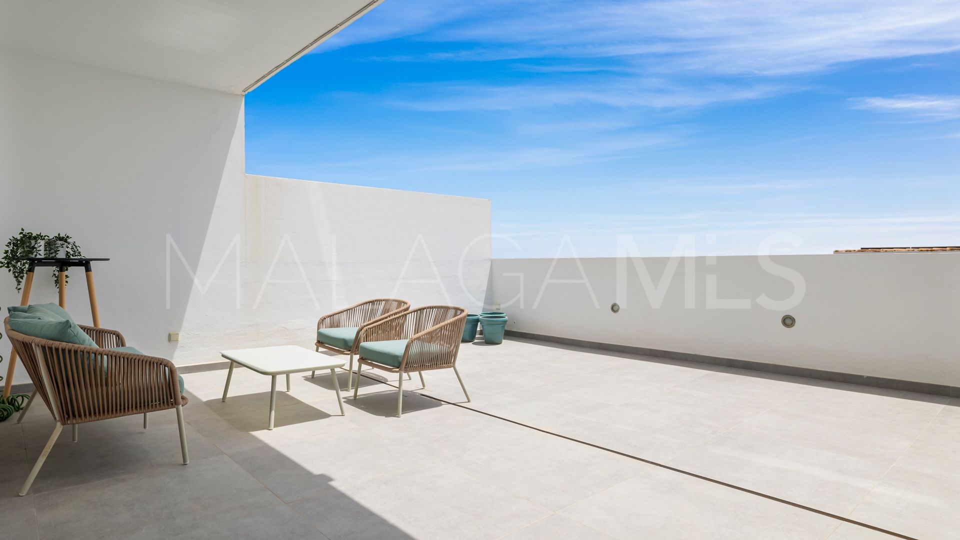 Zweistöckiges penthouse for sale in Bahía de Estepona