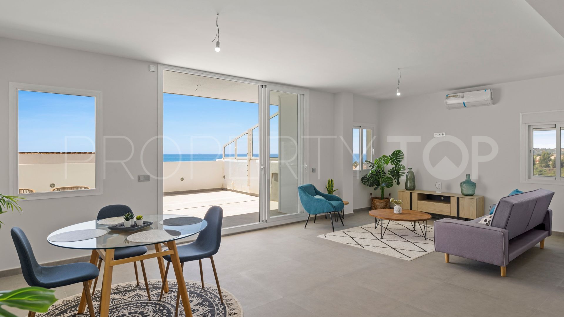 Duplex penthouse for sale in Bahía de Estepona