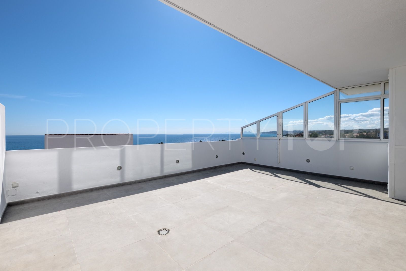 Duplex penthouse for sale in Bahía de Estepona