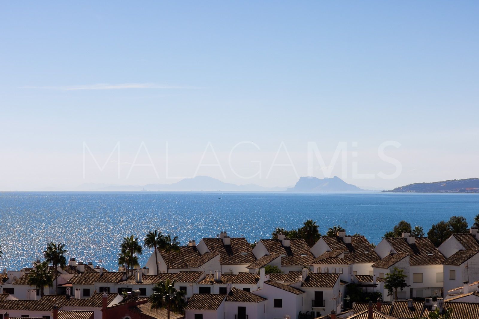 Zweistöckiges penthouse for sale in Bahía de Estepona