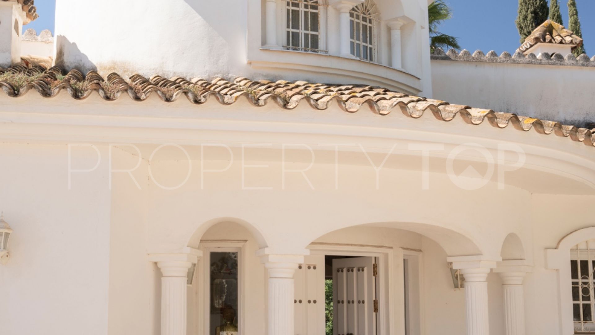 Villa for sale in Azahar de Estepona with 4 bedrooms