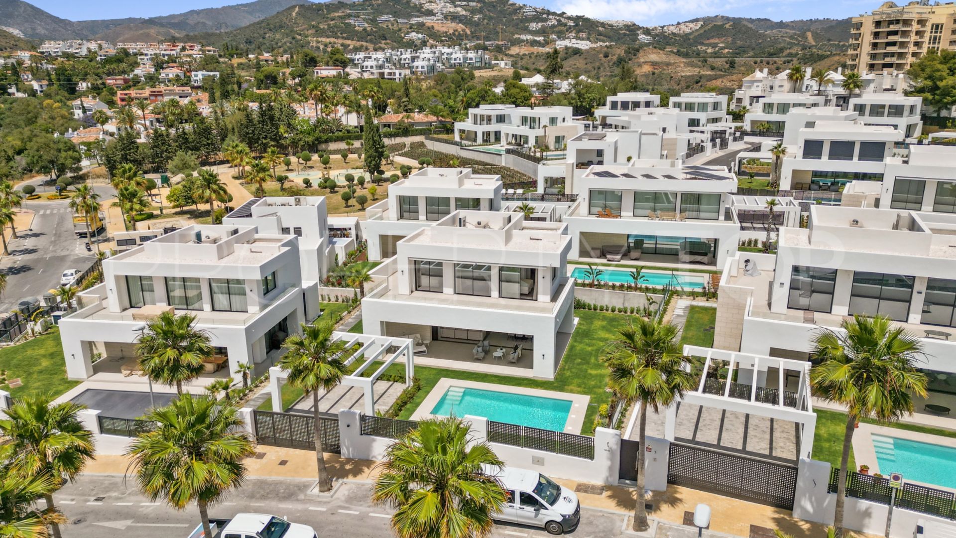 Comprar villa en La Finca de Marbella con 6 dormitorios