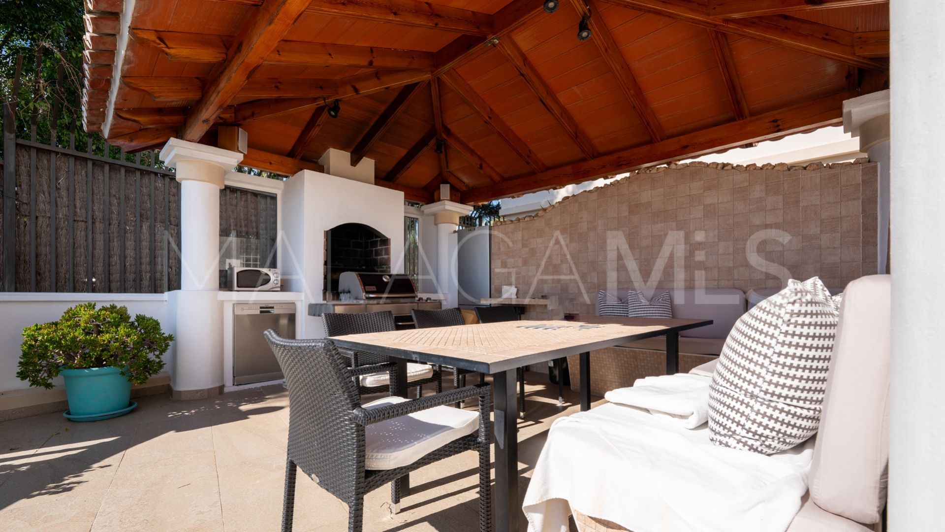 Villa for sale in El Herrojo