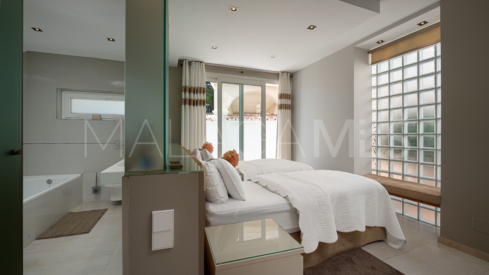 Villa for sale in El Herrojo