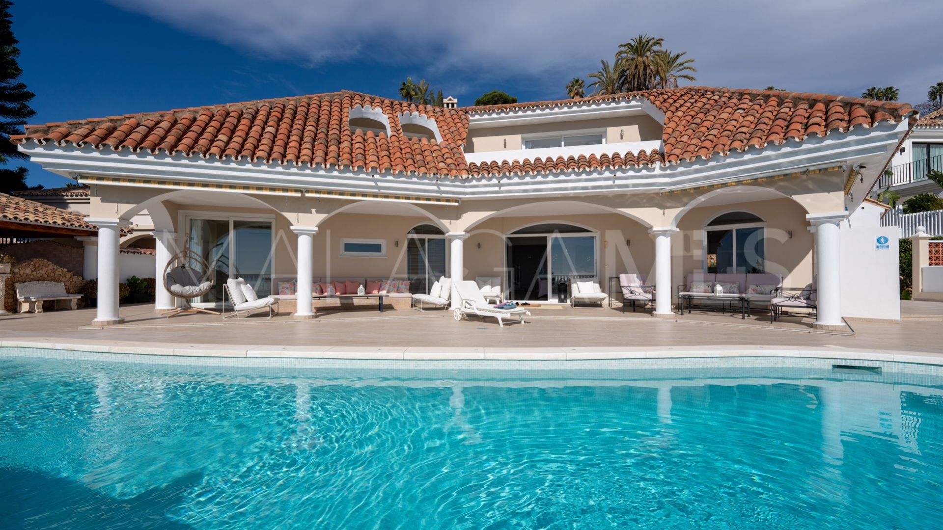 Villa for sale in El Herrojo