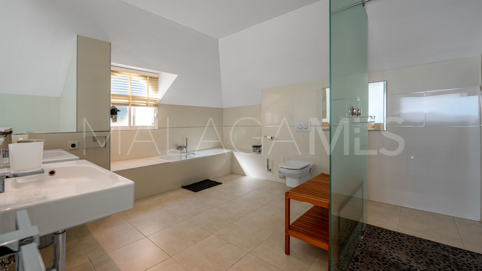 Villa for sale in El Herrojo