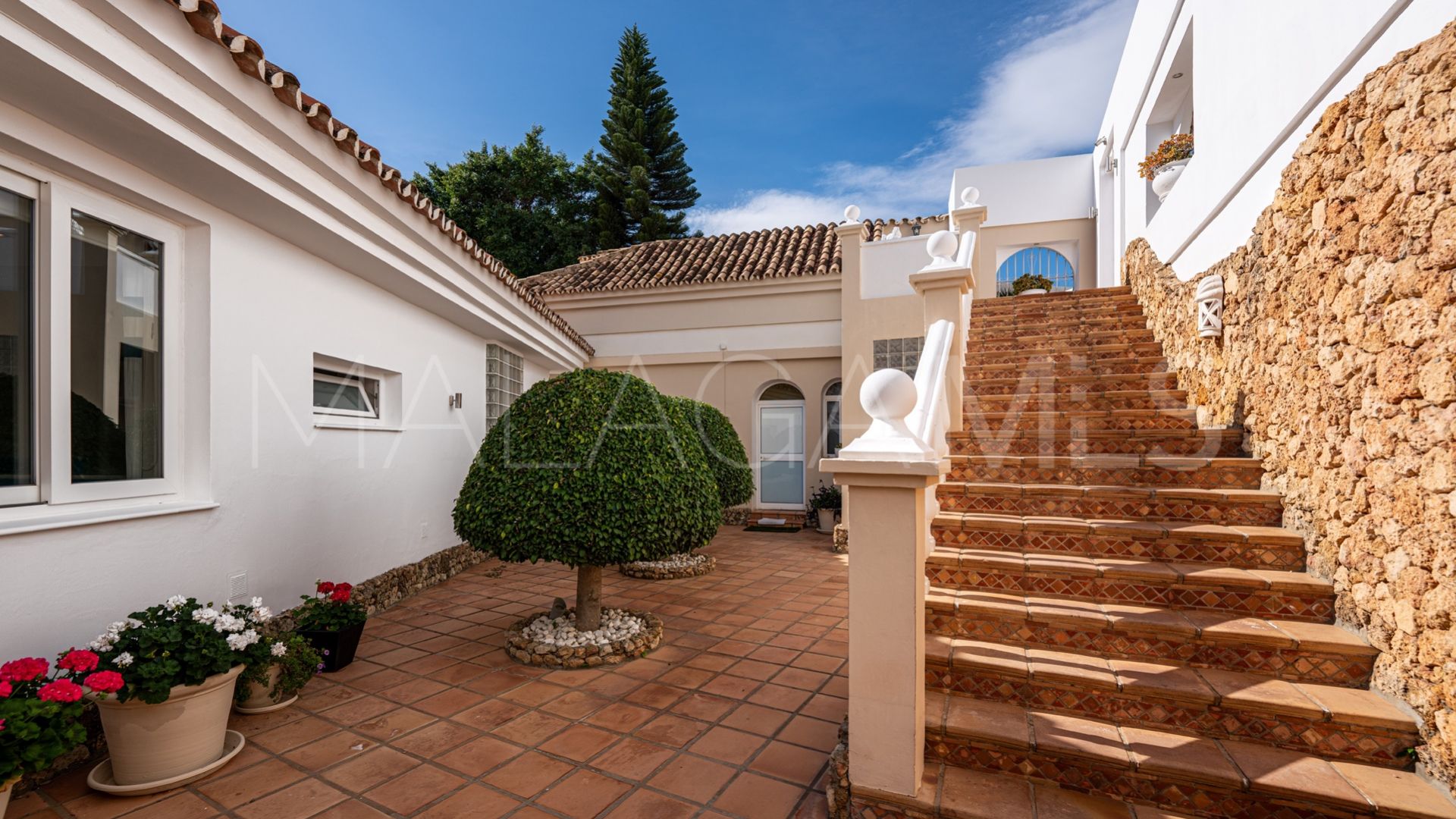 Villa for sale in El Herrojo