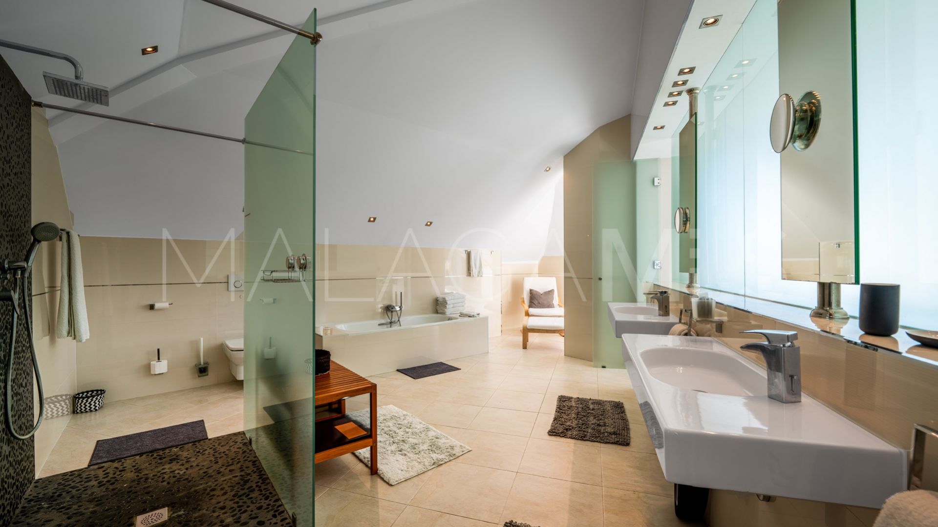 Villa for sale in El Herrojo