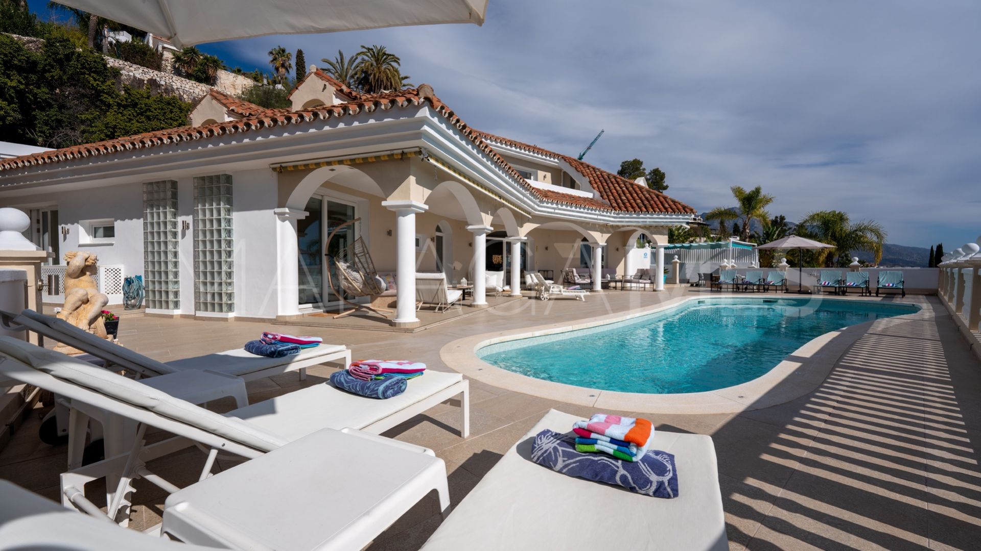 Villa for sale in El Herrojo