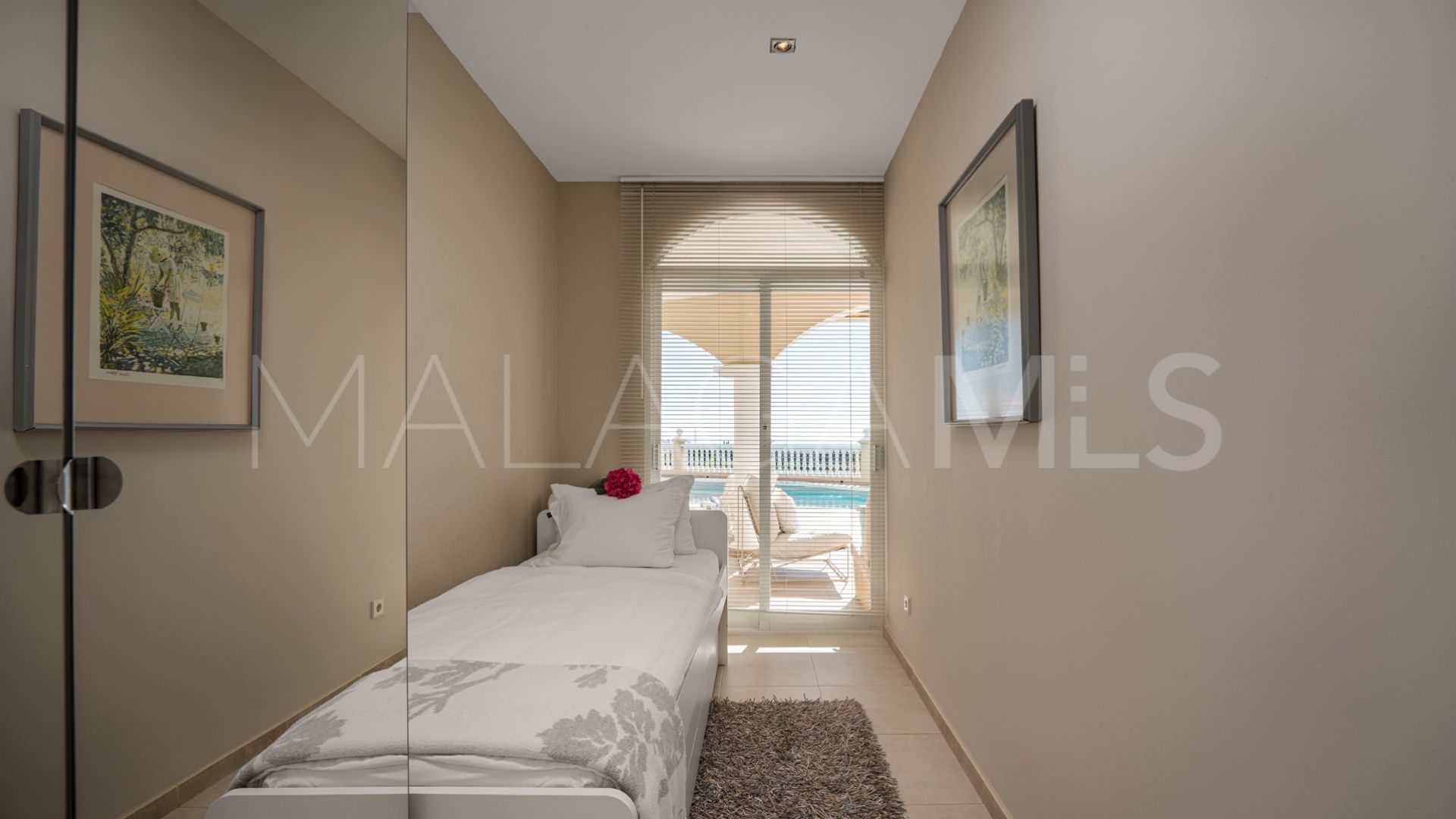Villa for sale in El Herrojo