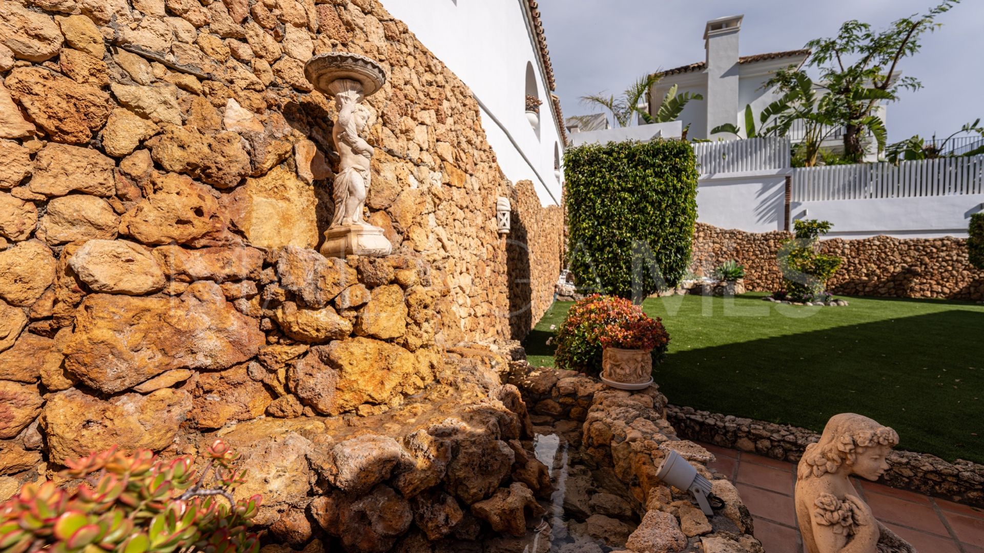 Villa for sale in El Herrojo