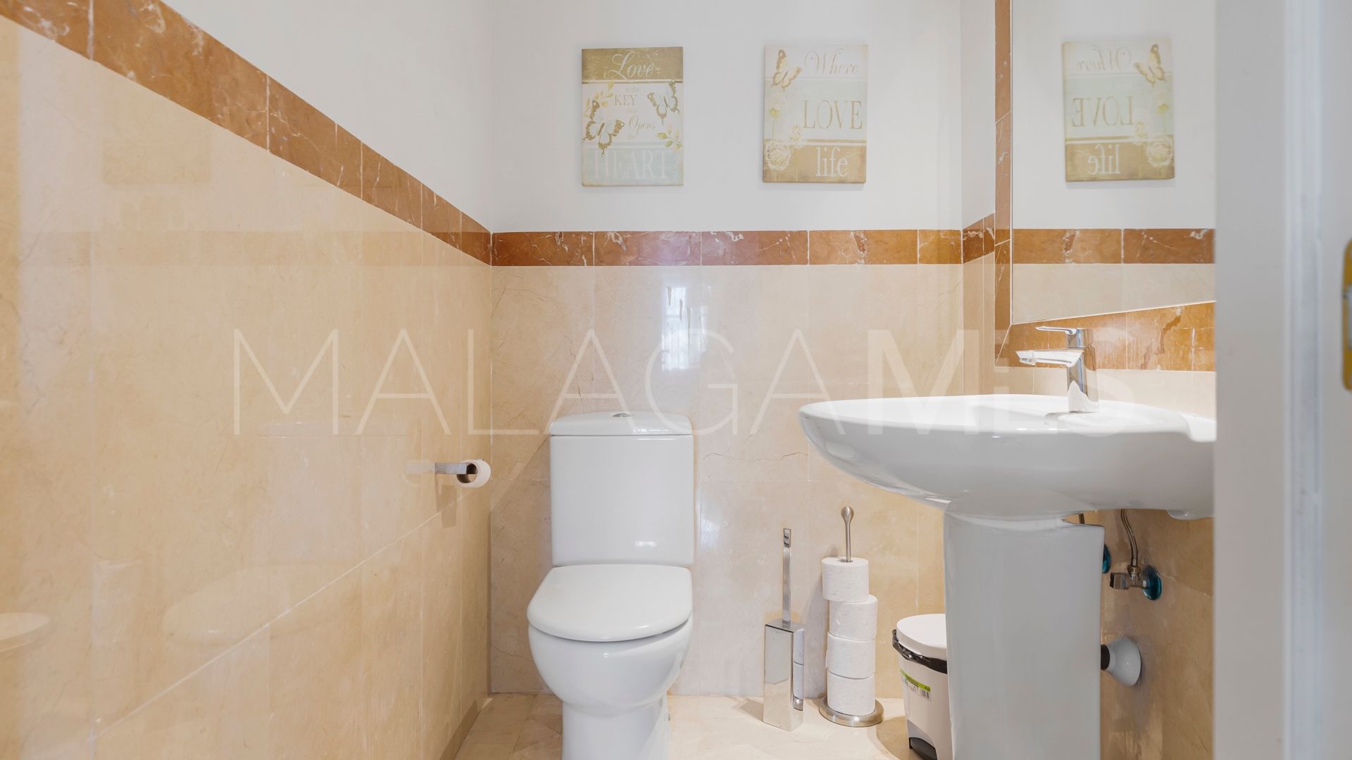 Hus i byn for sale in La Heredia