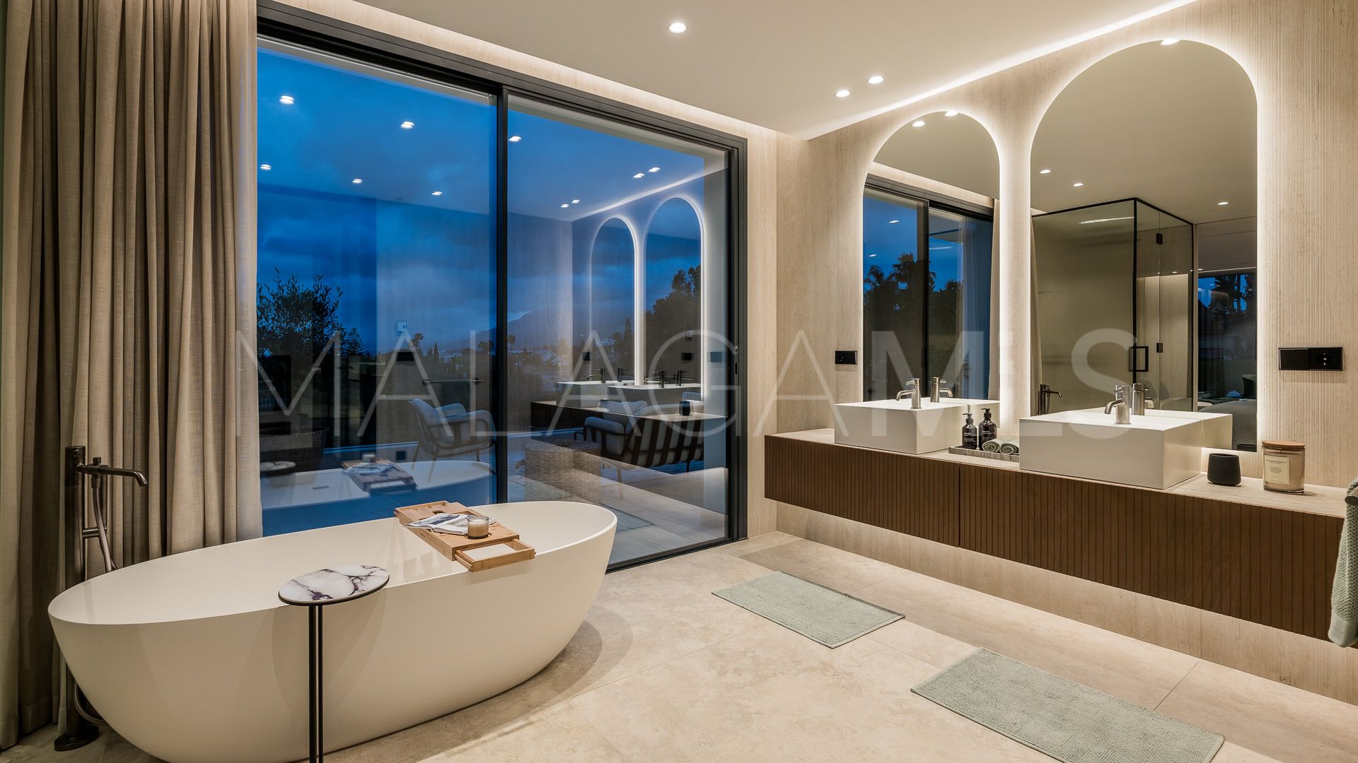6 bedrooms villa for sale in El Rosario