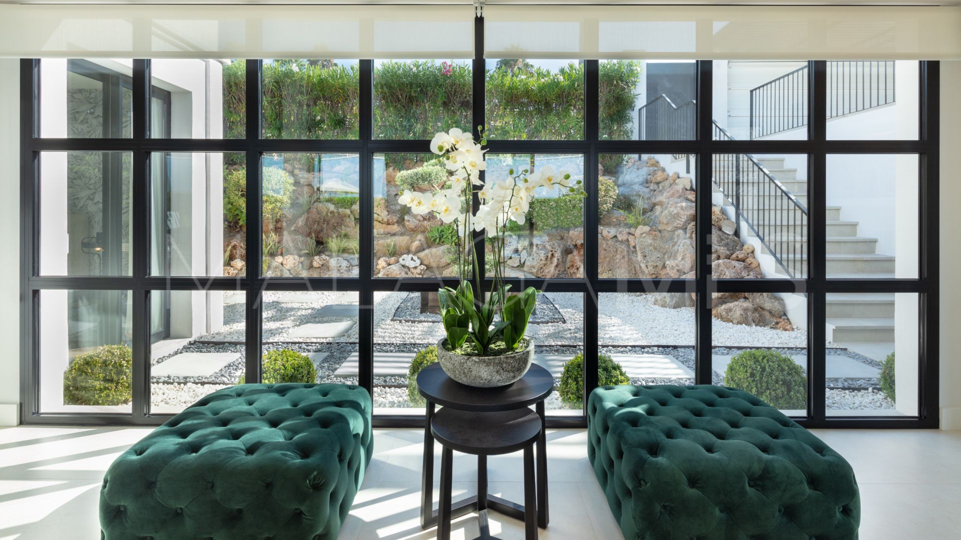 Villa for sale in Nueva Andalucia