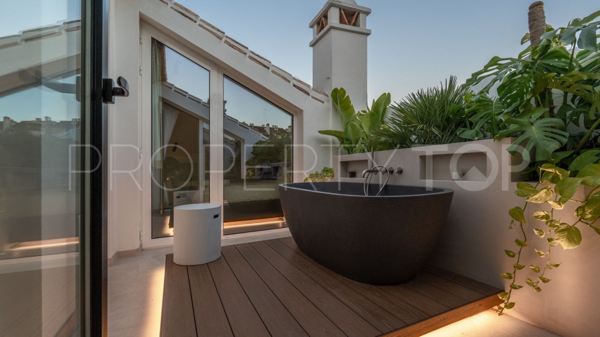 For sale 3 bedrooms duplex penthouse in Las Lolas