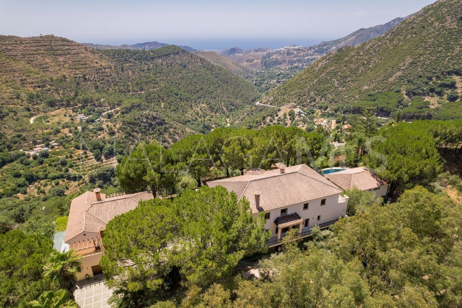 Buy casa de 9 bedrooms in Ojen