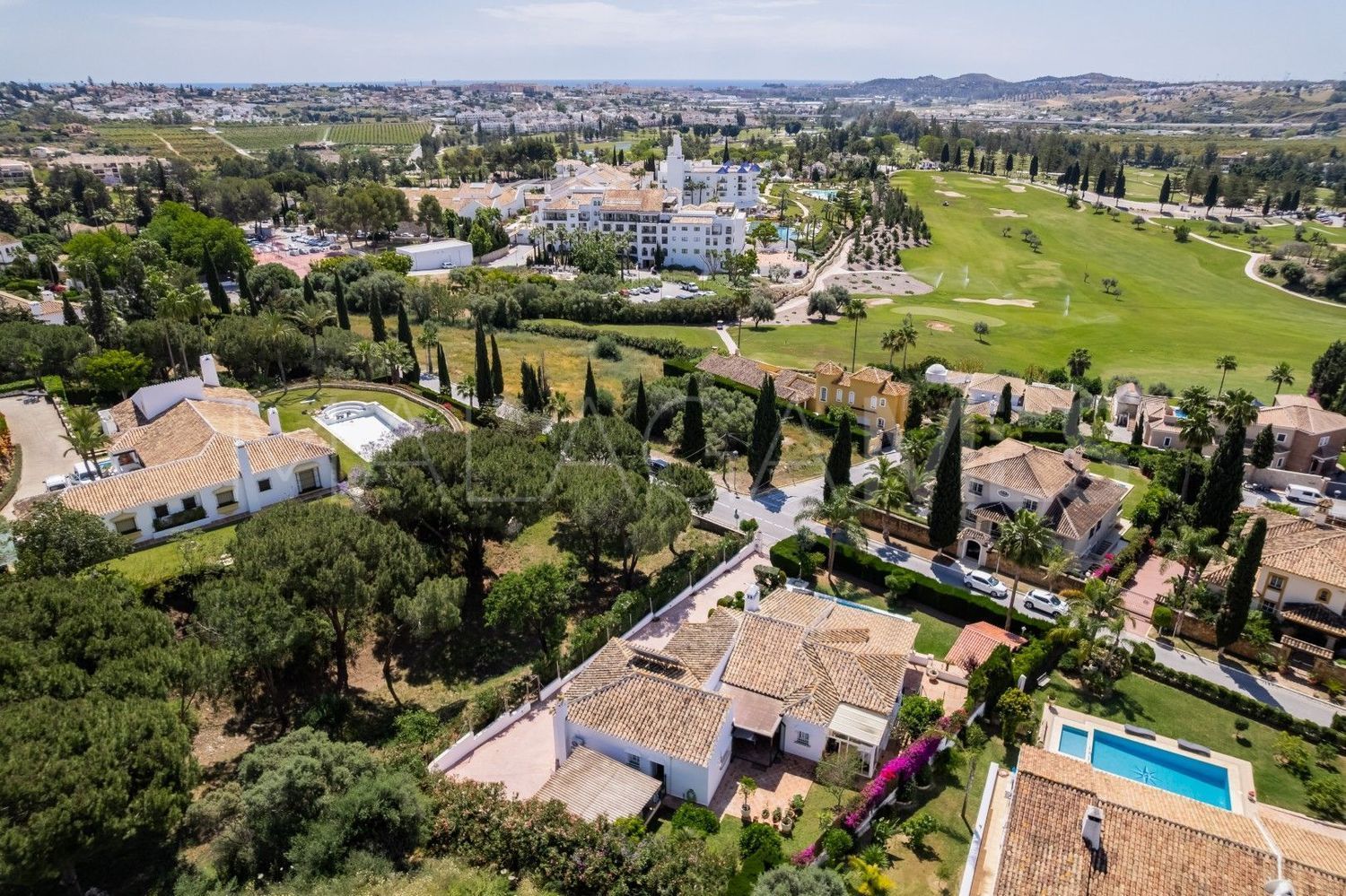 Hus i byn for sale in Mijas Golf