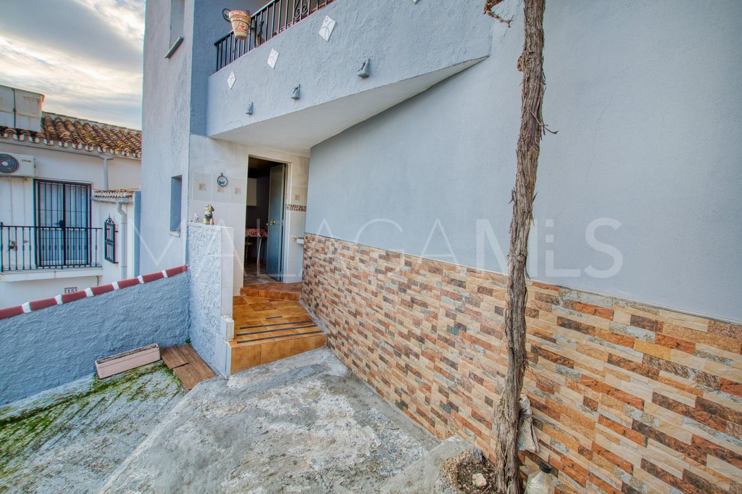 Hus i byn for sale in Benamargosa