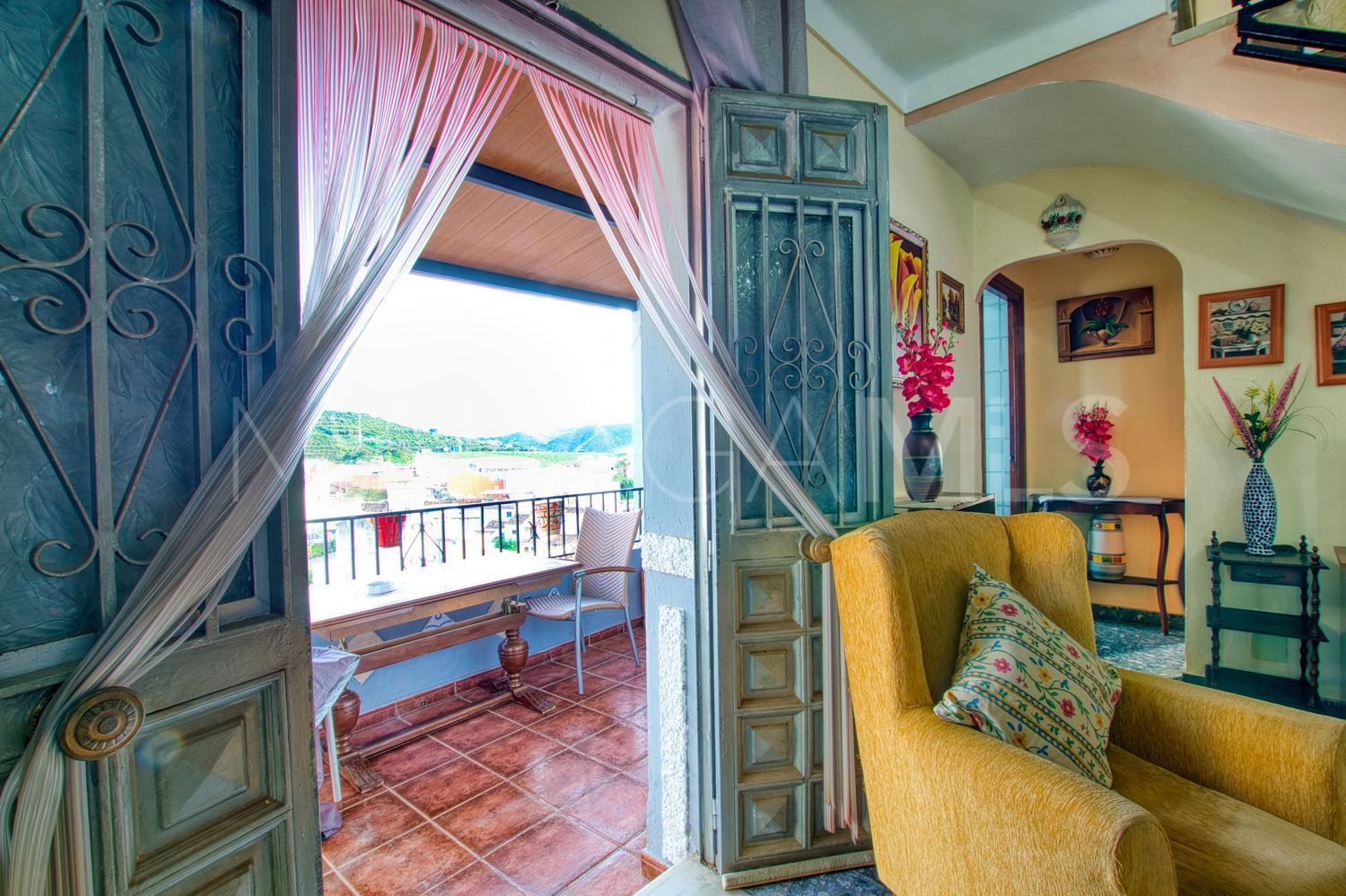 Hus i byn for sale in Benamargosa