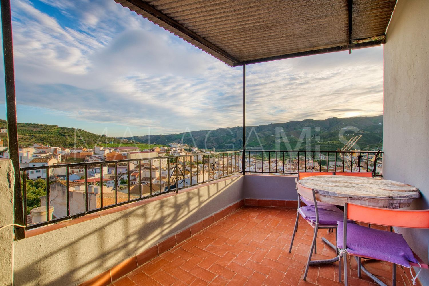 Hus i byn for sale in Benamargosa