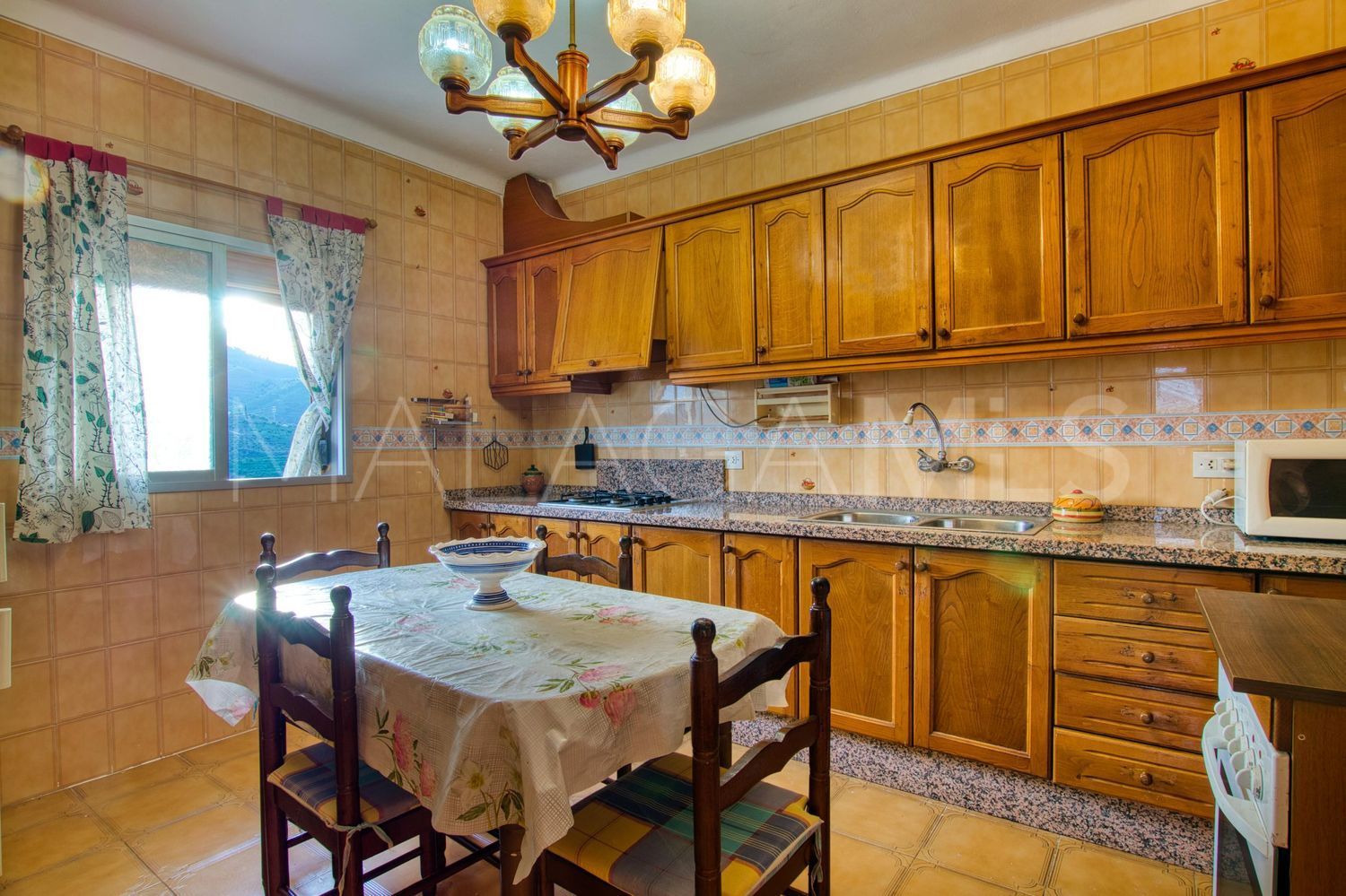 Casa for sale with 3 bedrooms in Benamargosa