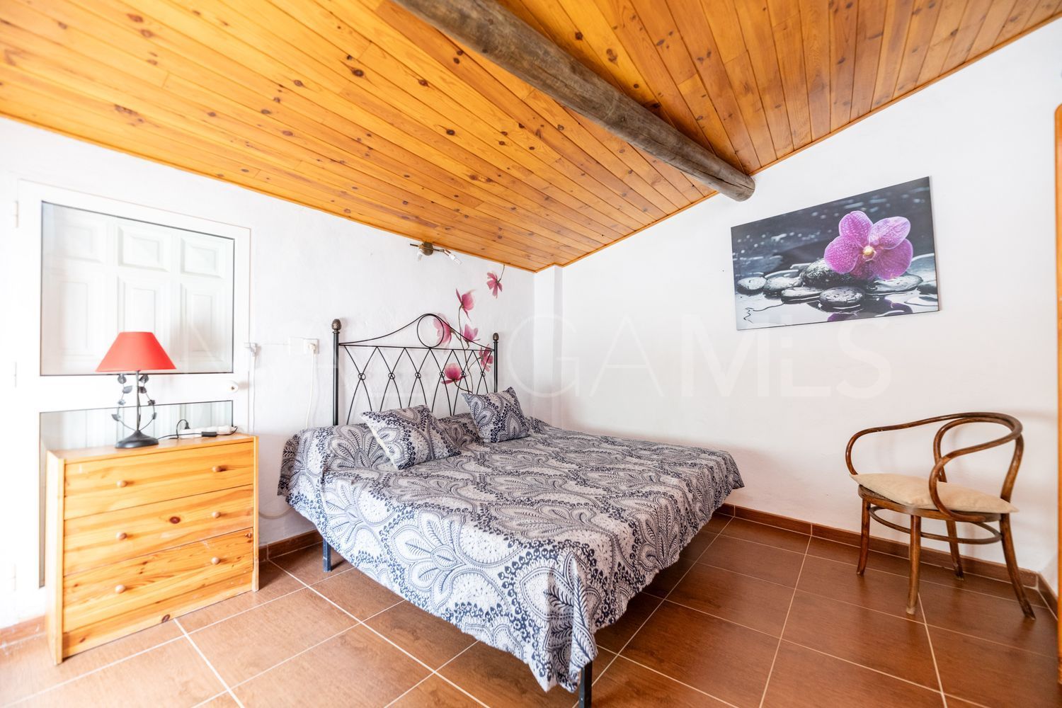 Cuevas de San Marcos country house for sale