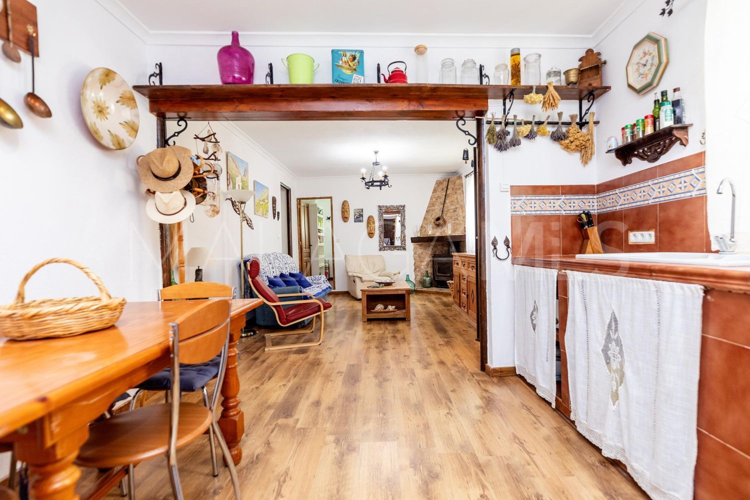 Hus på landet for sale in Cuevas de San Marcos