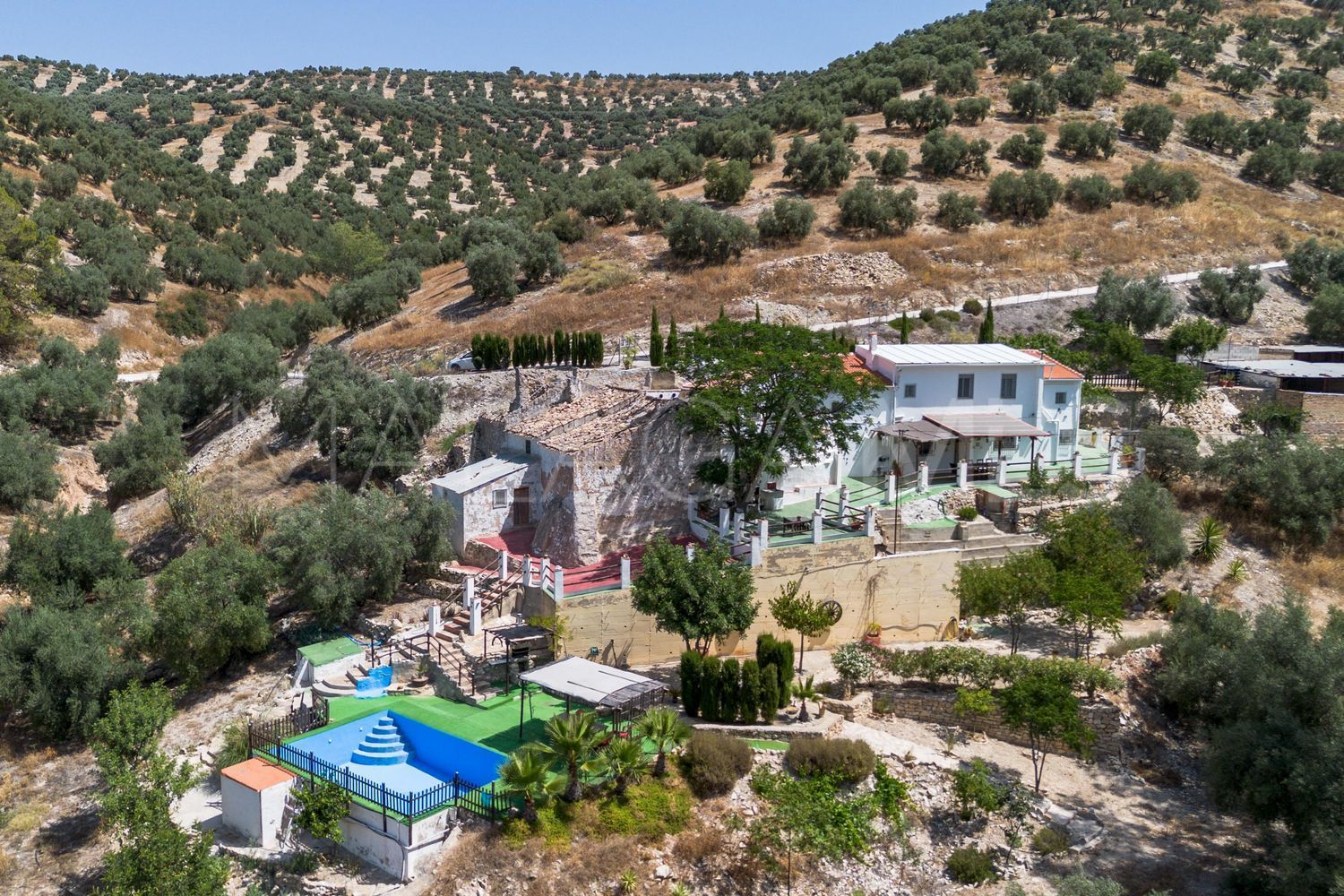 Hus på landet for sale in Cuevas de San Marcos