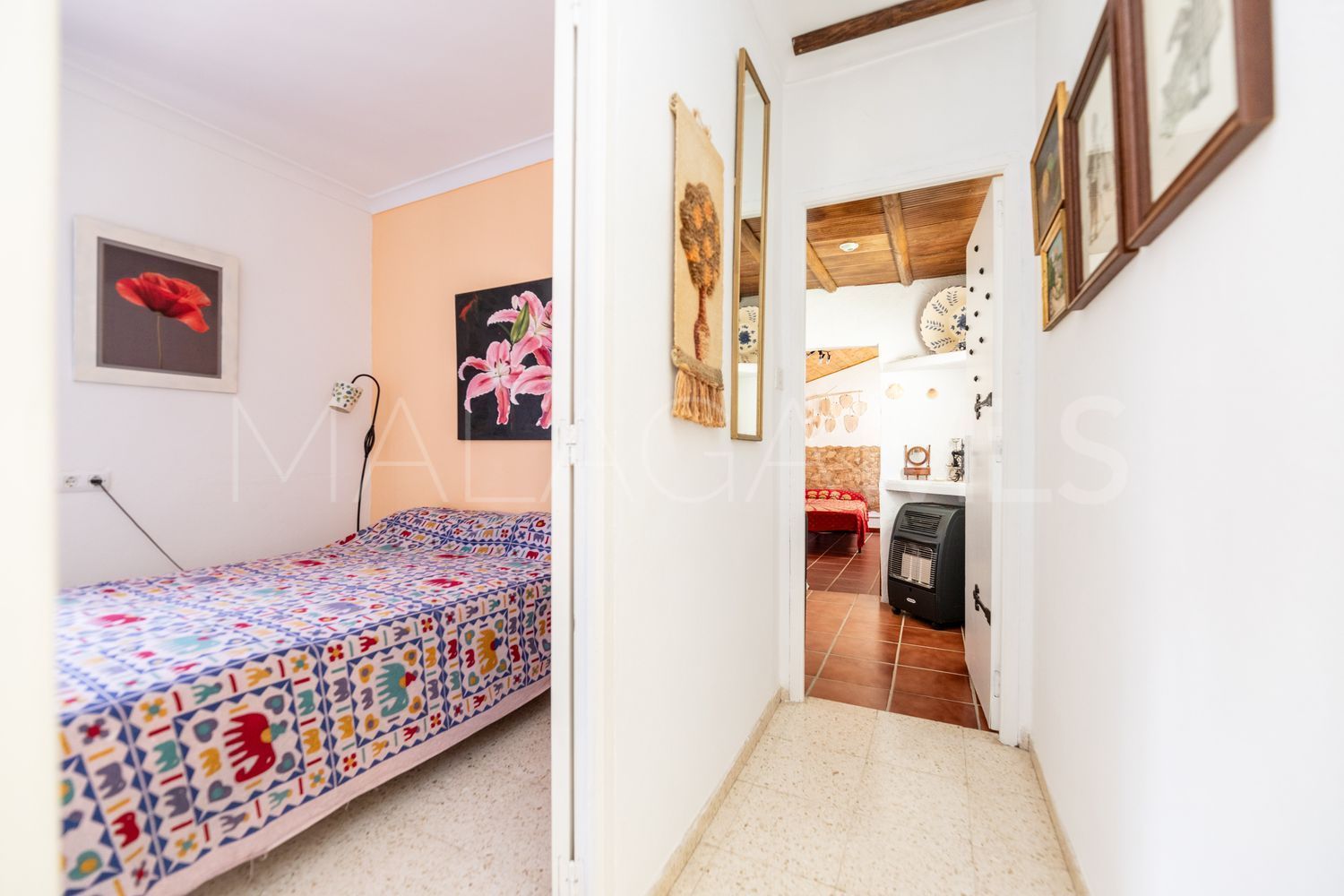 Cuevas de San Marcos country house for sale