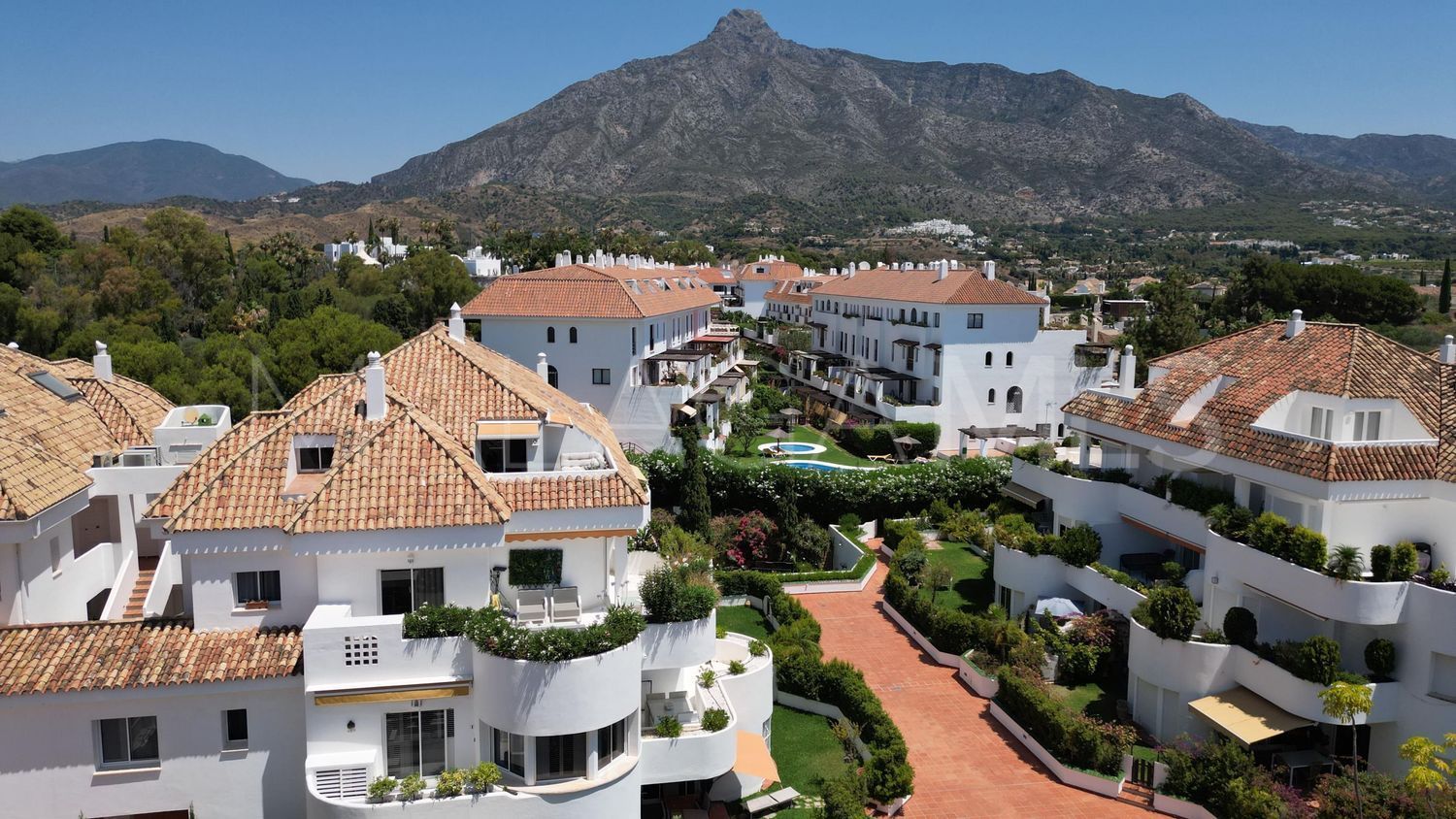Lägenhet for sale in Las Lomas del Marbella Club