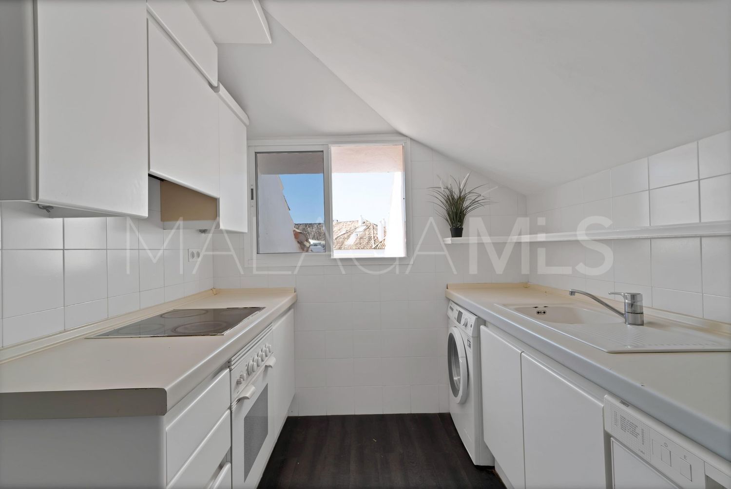 Lägenhet for sale in Las Lomas del Marbella Club