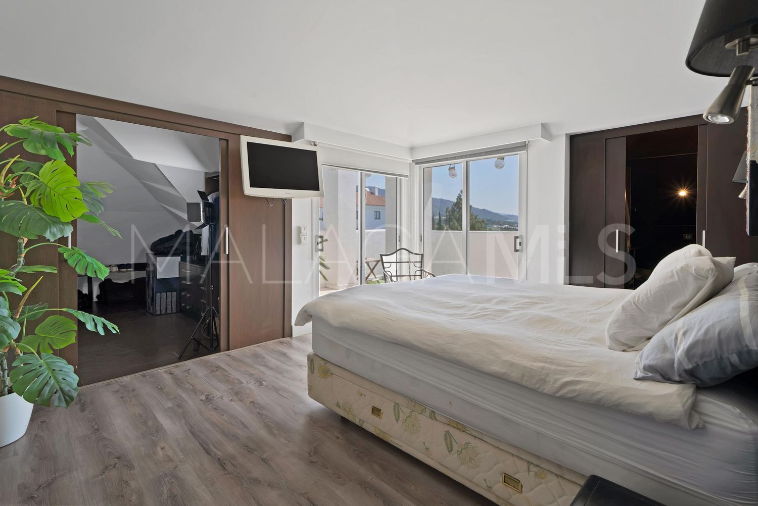 Lägenhet for sale in Las Lomas del Marbella Club