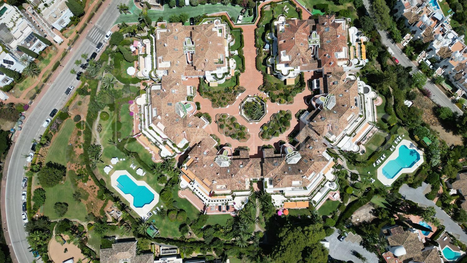 Lägenhet for sale in Las Lomas del Marbella Club