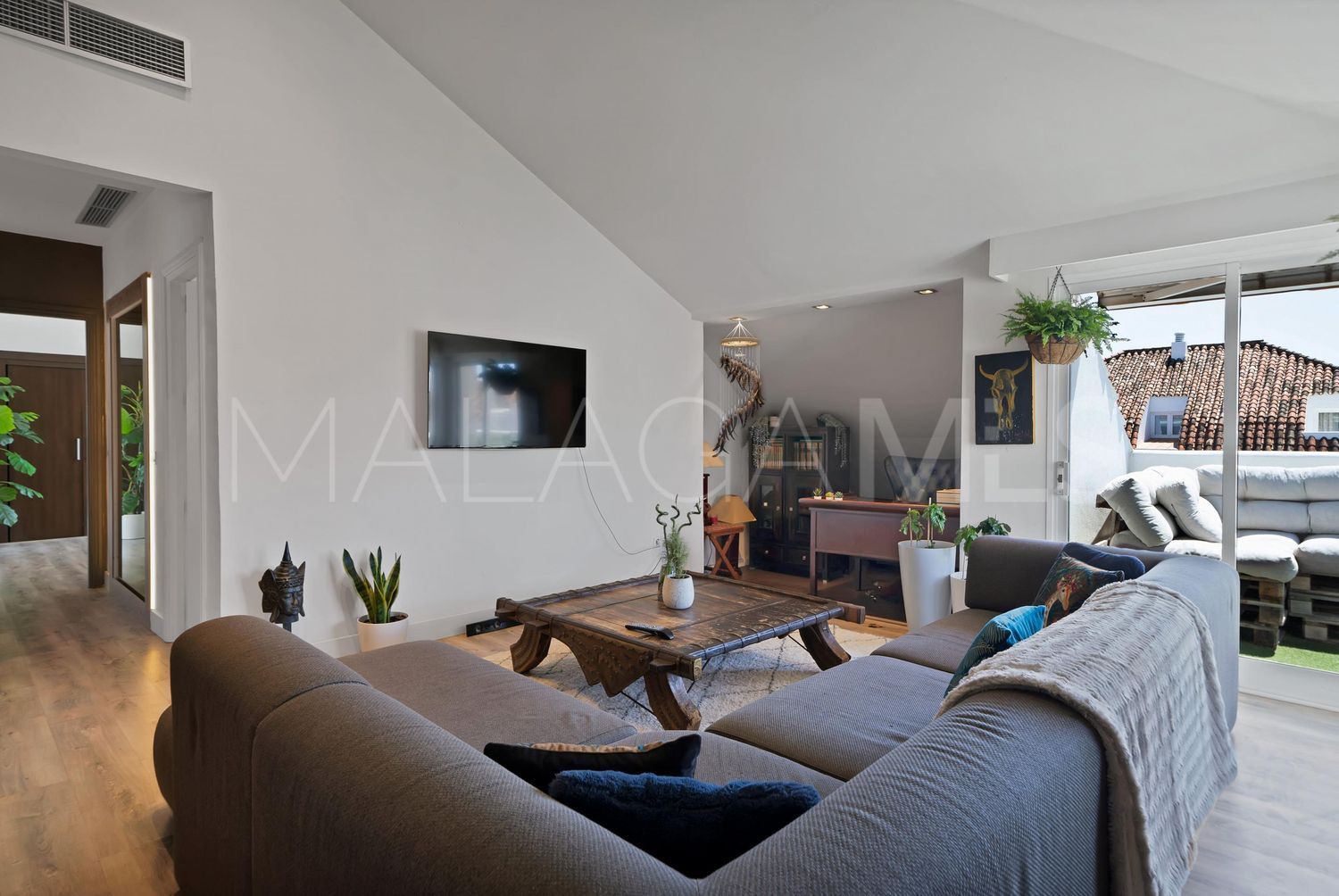 Lägenhet for sale in Las Lomas del Marbella Club