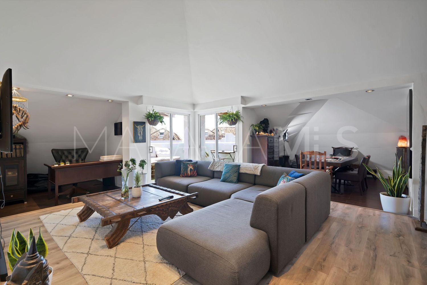 Lägenhet for sale in Las Lomas del Marbella Club