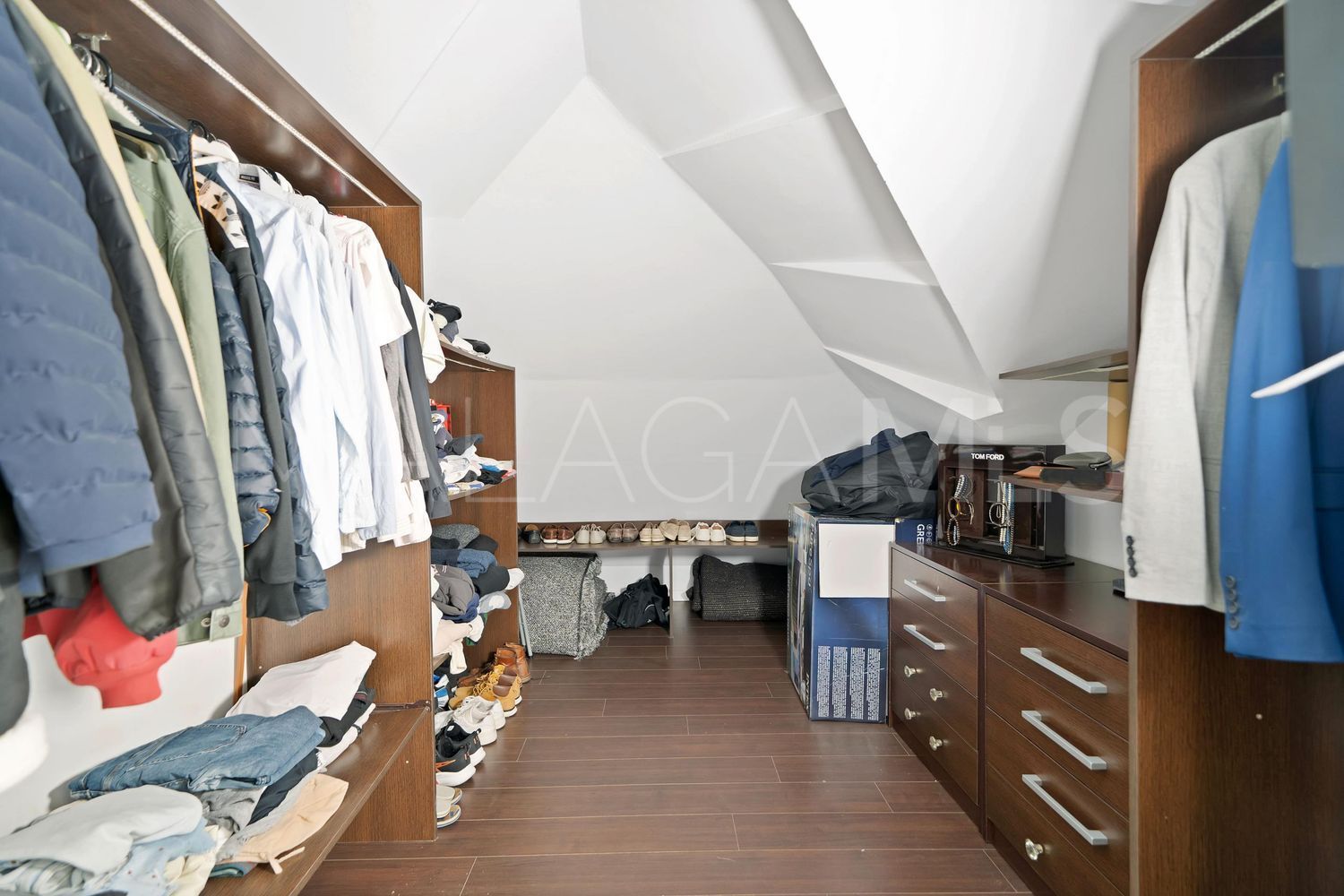 Lägenhet for sale in Las Lomas del Marbella Club