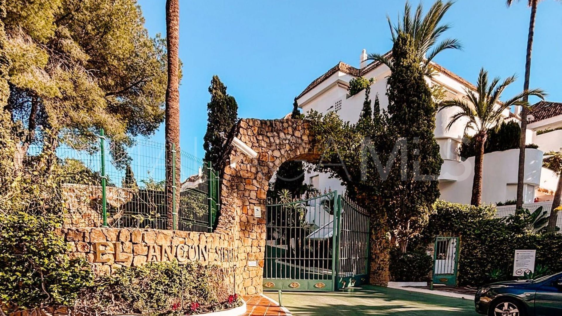 Lägenhet for sale in Las Lomas del Marbella Club