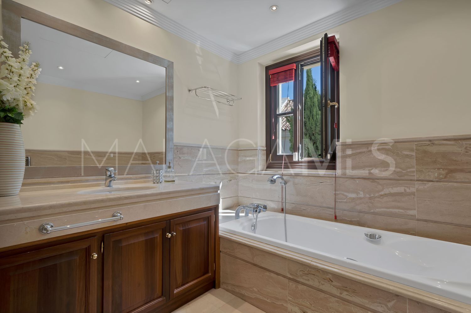 Maison for sale in Las Lomas del Marbella Club