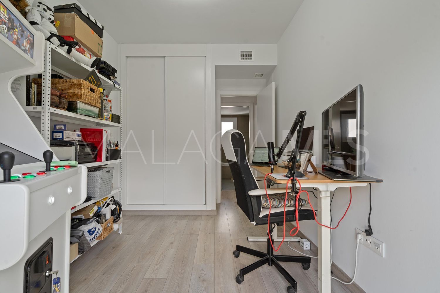 Buy piso in Los Reales - Sierra Estepona