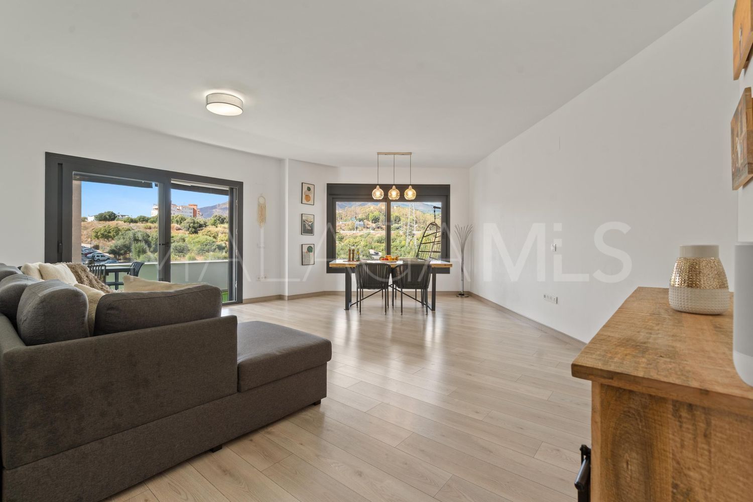 Buy piso in Los Reales - Sierra Estepona