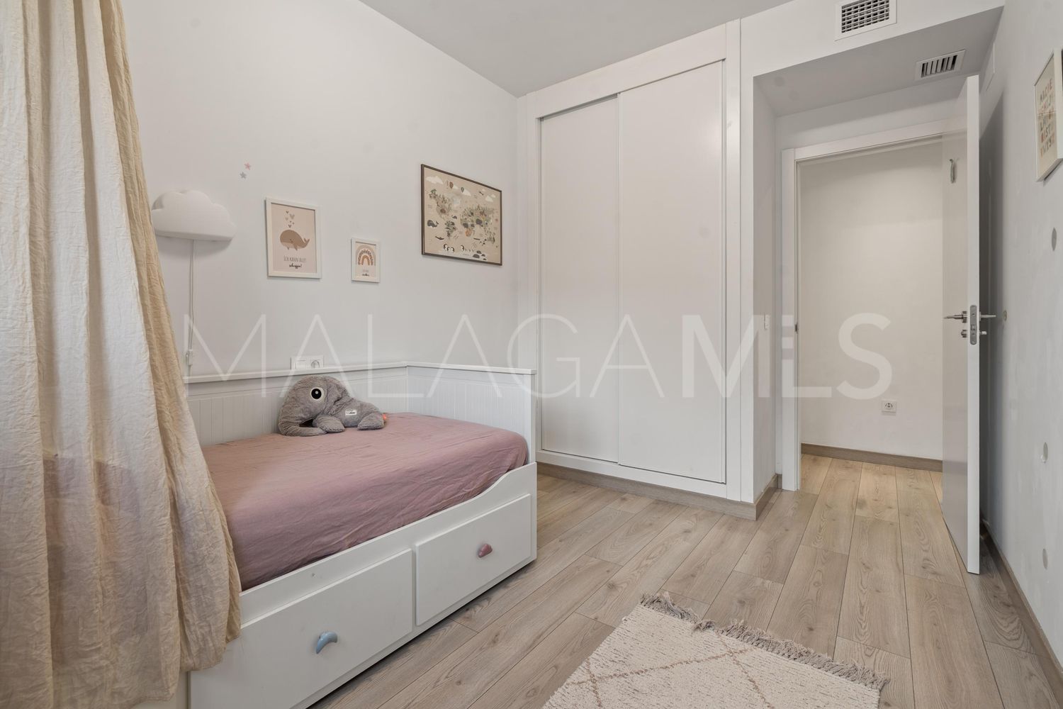 Buy piso in Los Reales - Sierra Estepona