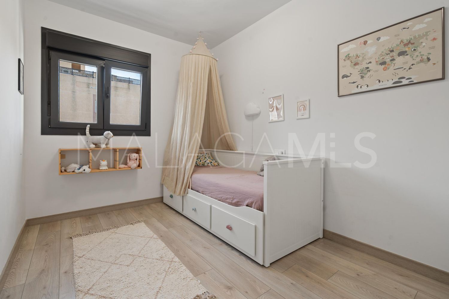 Buy piso in Los Reales - Sierra Estepona