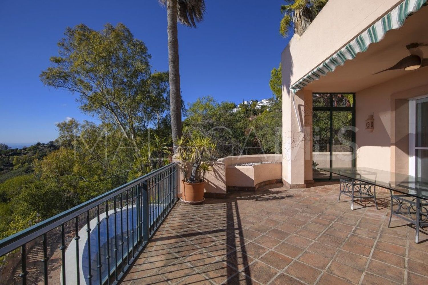 5 bedrooms La Mairena house for sale